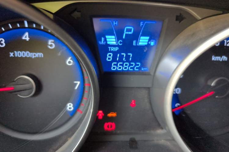 Used Hyundai ix35 2015 2.0L Automatic 2WD Smart Version China V Standard Odometer Close Up