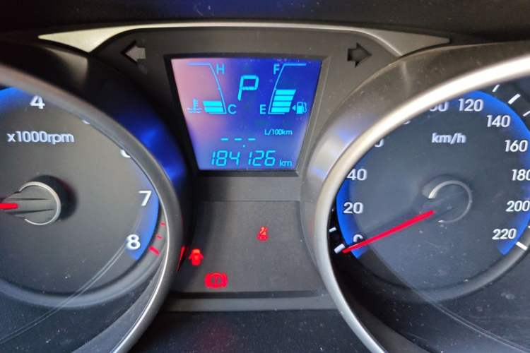 Used Hyundai ix35 2015 2.0L Automatic 2WD Smart Version China V Standard Odometer Close Up