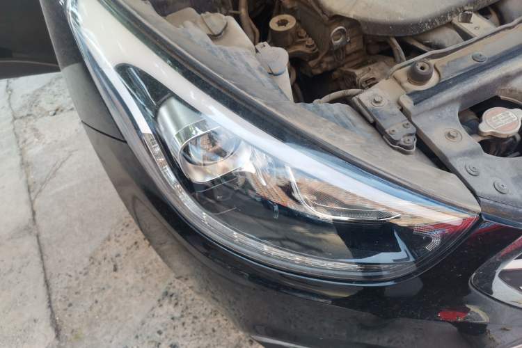 Used Hyundai ix35 2015 2.0L Automatic 2WD Smart Version China V Standard Right Front Headlight