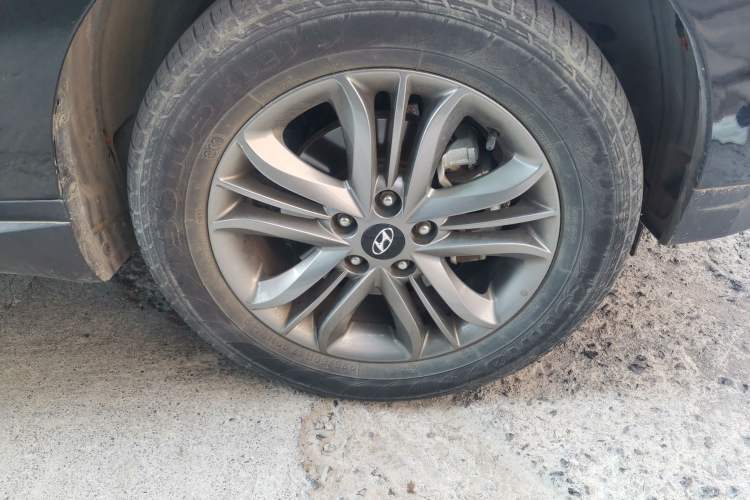Used Hyundai ix35 2015 2.0L Automatic 2WD Smart Version China V Standard Right Front Wheel Hub