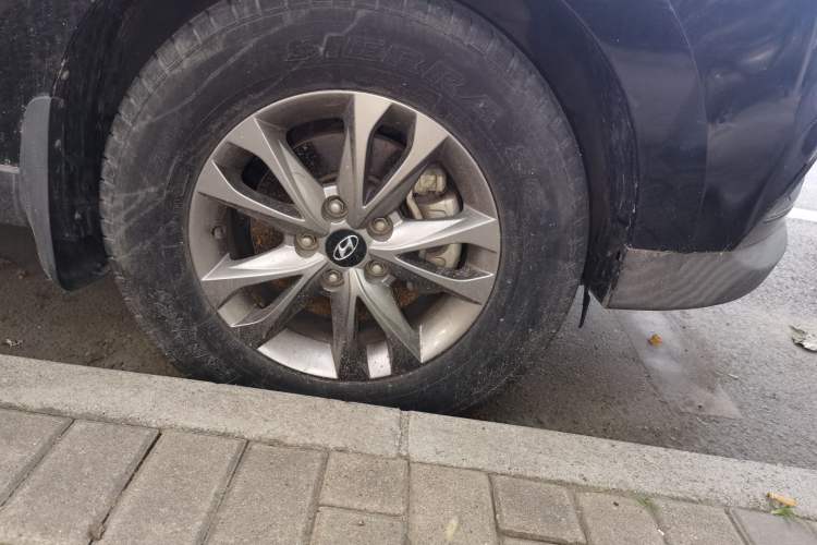 Used Hyundai ix35 2015 2.0L Automatic 2WD Comfort Edition China IV Standard Right Front Wheel Hub