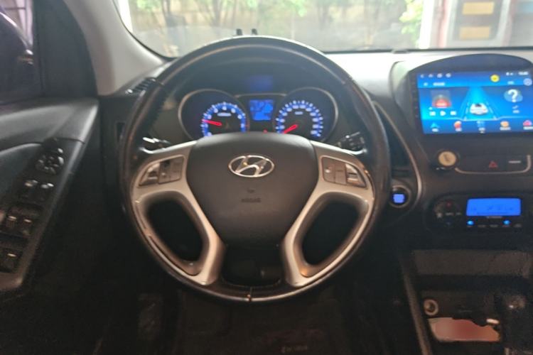 Used Hyundai ix35 2015 2.0L Automatic 2WD Smart Type China IV Steering Wheel