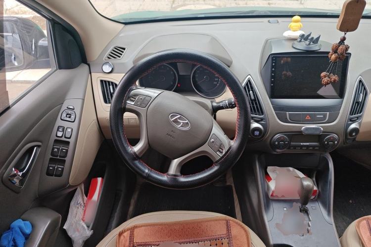 Used Hyundai ix35 2015 2.0L Automatic 2WD Smart Type China IV Steering Wheel