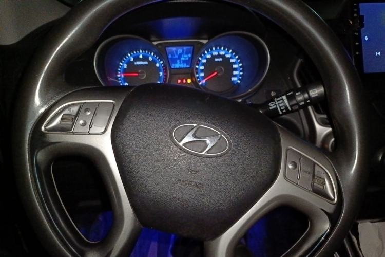 Used Hyundai ix35 2015 2.0L Automatic 2WD Comfort Edition China IV Standard Steering Wheel