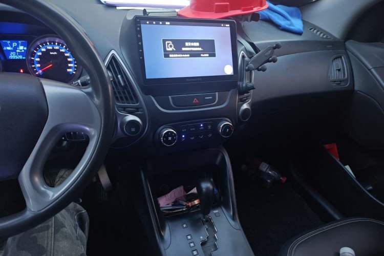 Used Hyundai ix35 2015 2.0L Automatic 2WD Comfort Edition China V Standard Audio And AC Panel