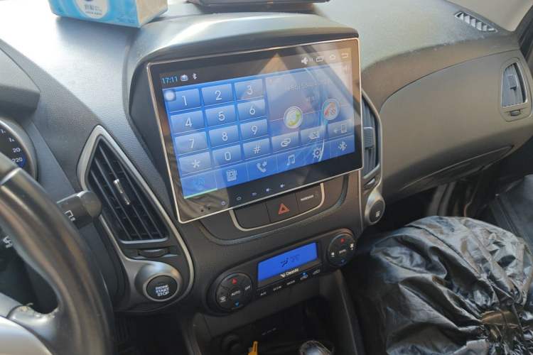 Used Hyundai ix35 2015 2.0L Automatic 2WD Smart Type China IV Audio And AC Panel