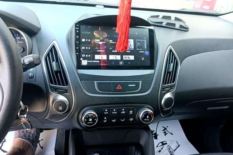 Used Hyundai ix35 2015 2.0L Automatic 2WD Comfort Edition China IV Standard Audio And AC Panel