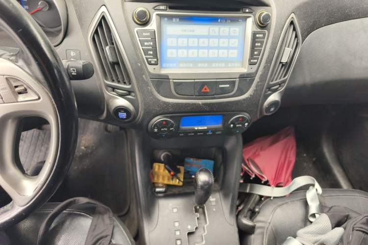 Used Hyundai ix35 2015 2.0L Automatic 2WD Smart Type China IV Audio And AC Panel
