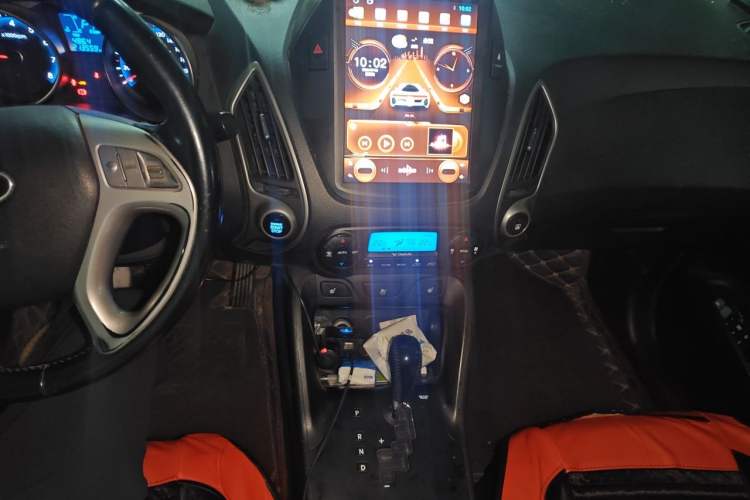 Used Hyundai ix35 2015 2.0L Automatic 2WD Smart Version China V Standard Audio And AC Panel