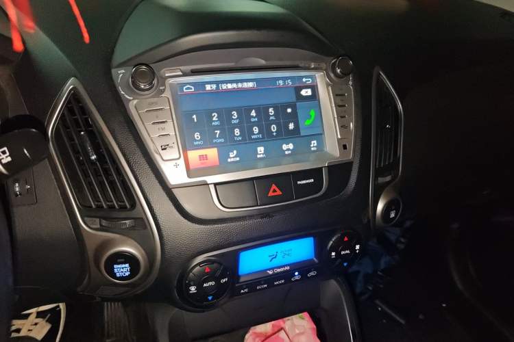 Used Hyundai ix35 2015 2.0L Automatic 2WD Smart Type China IV Audio And AC Panel