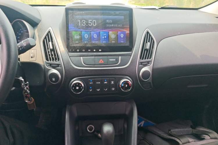 Used Hyundai ix35 2015 2.0L Automatic 2WD Comfort Edition China IV Standard Audio And AC Panel