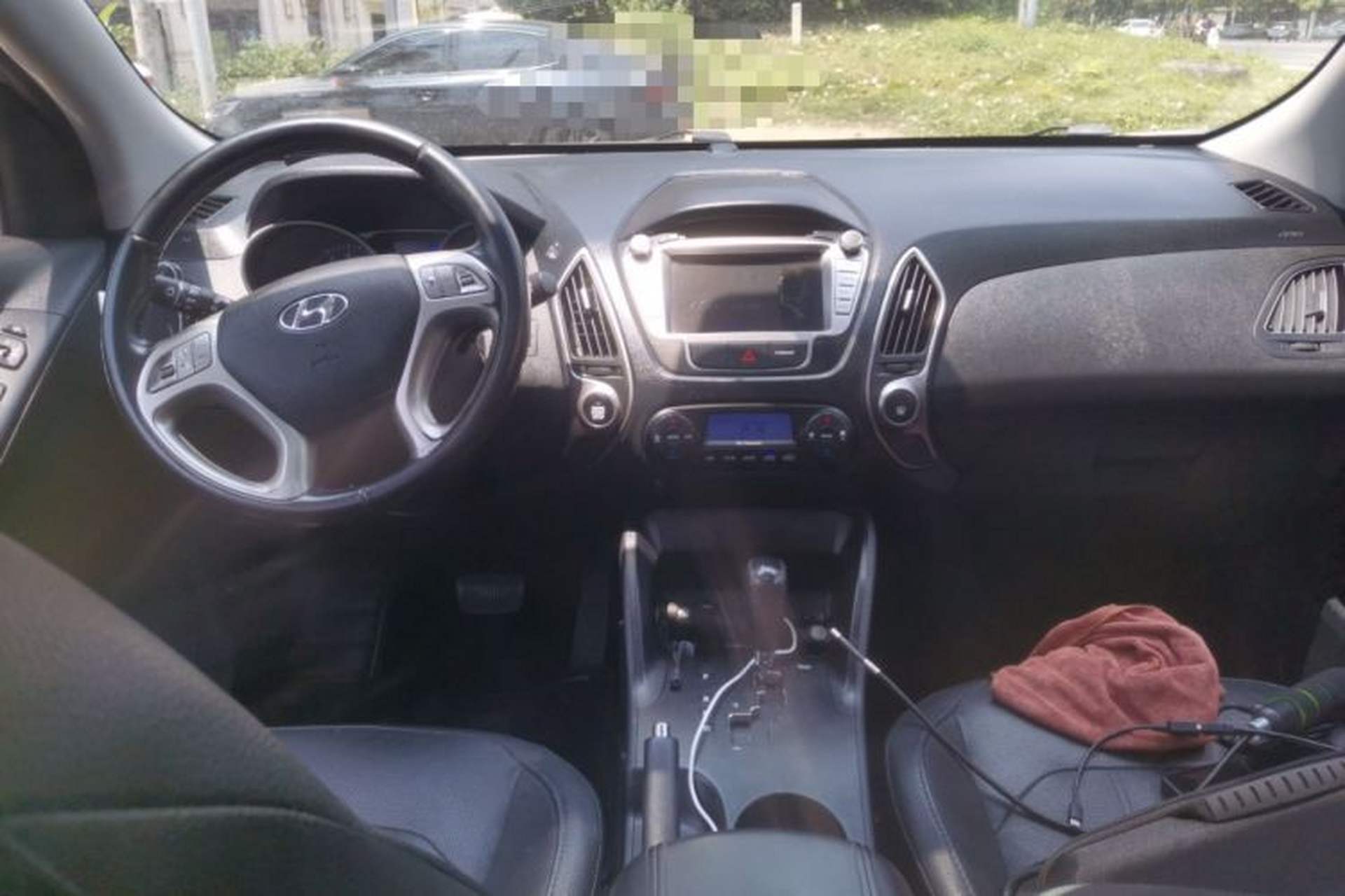 Used Hyundai ix35 2015 2.0L Automatic 2WD Smart Type China IV Center Console