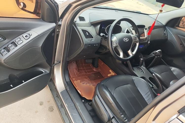 Used Hyundai ix35 2015 2.0L Automatic 2WD Smart Version China V Standard Driver Seat