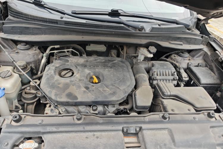 Used Hyundai ix35 2015 2.0L Automatic 4x4 Smart Version China IV Standard Engine Bay