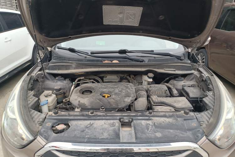 Used Hyundai ix35 2015 2.0L Automatic 2WD Smart Type China IV Engine Bay