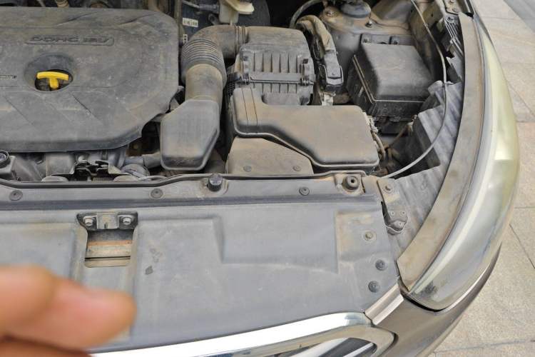 Used Hyundai ix35 2015 2.0L Automatic 2WD Smart Type China IV Engine Bay Left