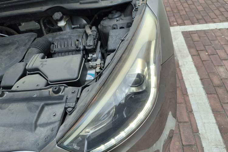 Used Hyundai ix35 2015 2.0L Automatic 2WD Smart Type China IV Engine Bay Left