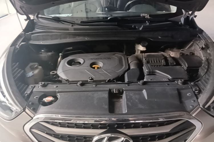 Used Hyundai ix35 2015 2.0L Automatic 2WD Smart Type China IV Engine Bay