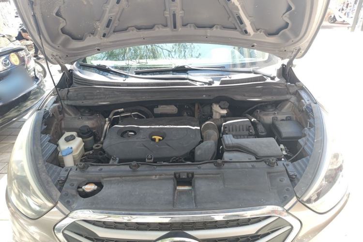 Used Hyundai ix35 2015 2.0L Automatic 2WD Comfort Edition China IV Standard Engine Bay