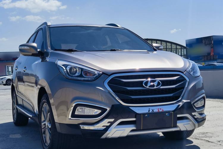 Used Hyundai ix35 2015 2.0L Automatic 2WD Smart Version China V Standard Exterior 1