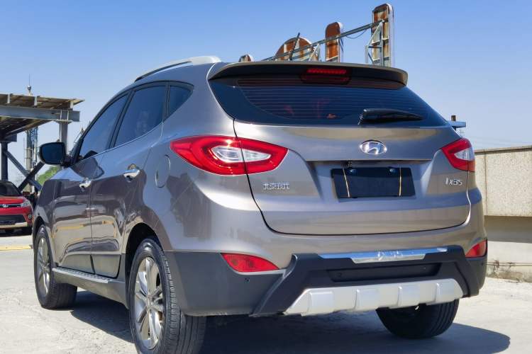 Used Hyundai ix35 2015 2.0L Automatic 2WD Smart Version China V Standard Exterior 2