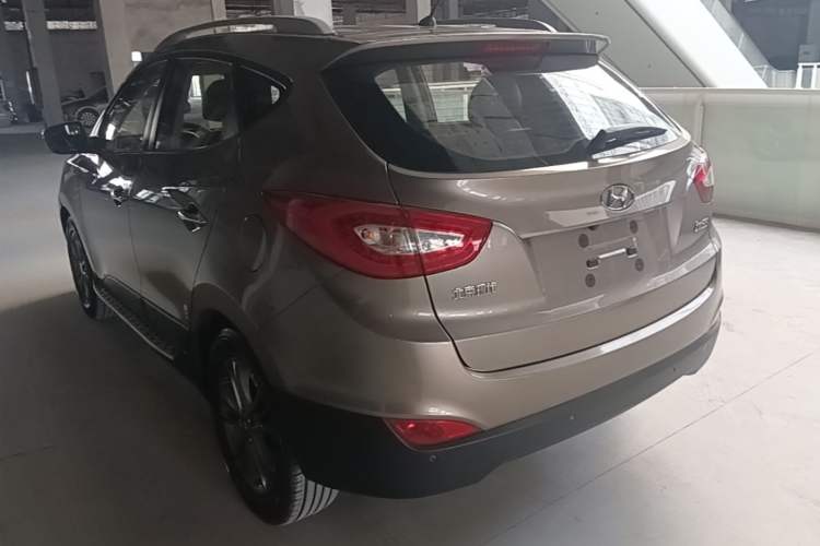 Used Hyundai ix35 2015 2.0L Automatic 2WD Smart Type China IV Exterior 2