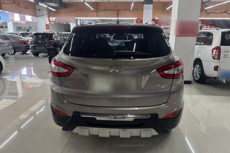 Used Hyundai ix35 2015 2.0L Automatic 2WD Smart Version China V Standard Exterior 2