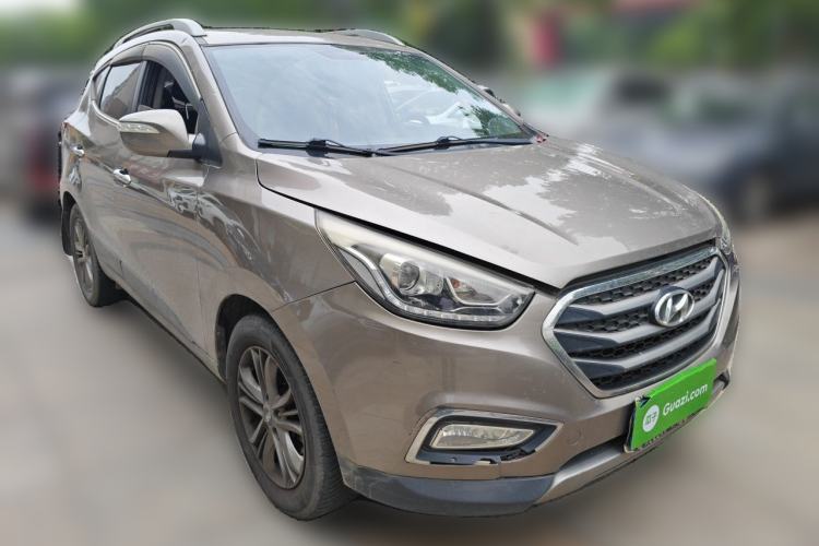 Used Hyundai ix35 2015 2.0L Automatic 2WD Smart Type China IV Front Right 45 Deg