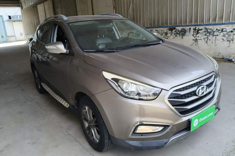 Used Hyundai ix35 2015 2.0L Automatic 2WD Smart Version China V Standard Front Right 45 Deg