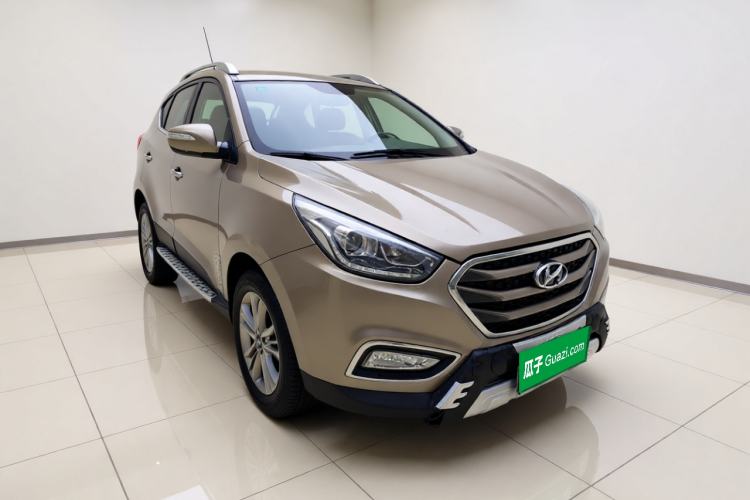 Used Hyundai ix35 2015 2.0L Automatic 2WD Smart Type China IV Front Right 45 Deg
