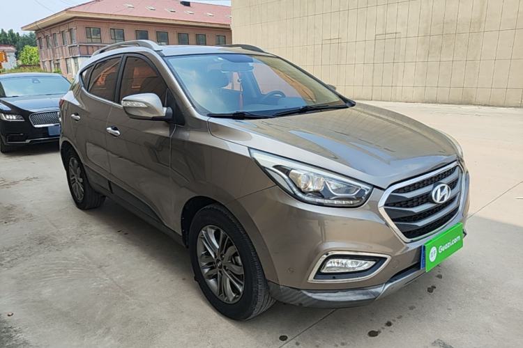 Used Hyundai ix35 2015 2.0L Automatic 2WD Smart Version China V Standard Front Right 45 Deg