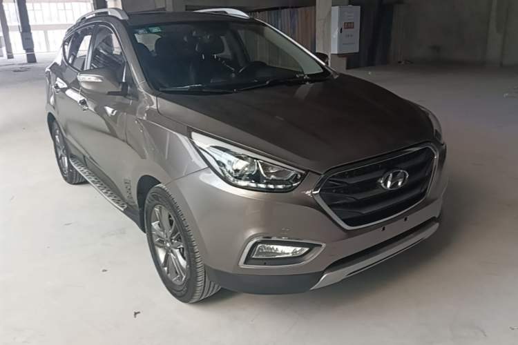 Used Hyundai ix35 2015 2.0L Automatic 2WD Smart Type China IV Front Right 45 Deg