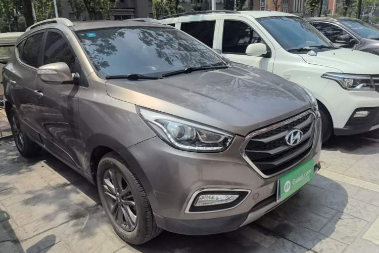 Used Hyundai ix35 2015 2.0L Automatic 2WD Smart Version China V Standard Front Right 45 Deg