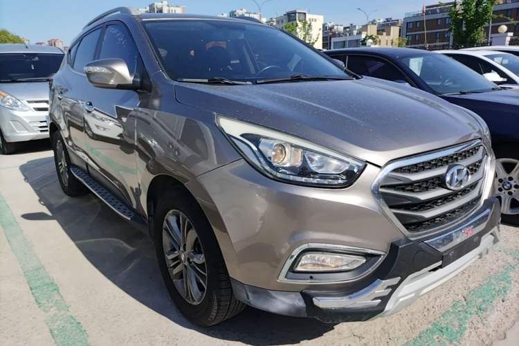 Used Hyundai ix35 2015 2.0L Automatic 2WD Comfort Edition China IV Standard Front Right 45 Deg