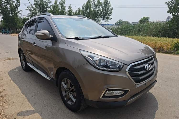 Used Hyundai ix35 2015 2.0L Automatic 2WD Comfort Edition China IV Standard Front Right 45 Deg