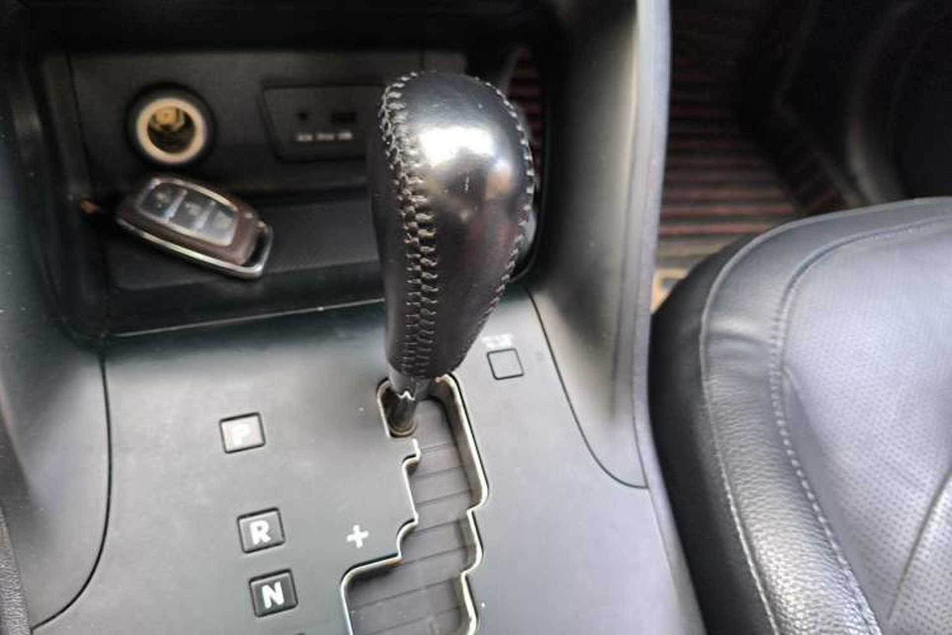 Used Hyundai ix35 2015 2.0L Automatic 2WD Smart Type China IV Gear Lever