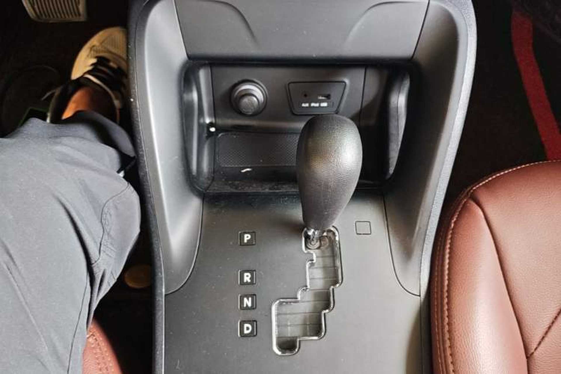Used Hyundai ix35 2015 2.0L Automatic 2WD Comfort Edition China IV Standard Gear Lever