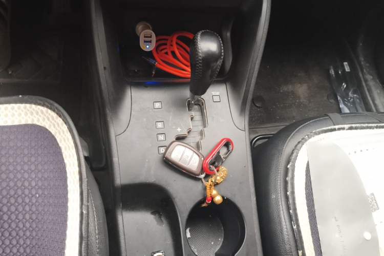 Used Hyundai ix35 2015 2.0L Automatic 2WD Smart Type China IV Gear Lever
