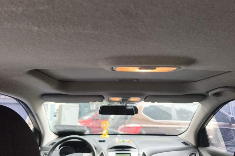 Used Hyundai ix35 2015 2.0L Automatic 2WD Comfort Edition China IV Standard Headliner