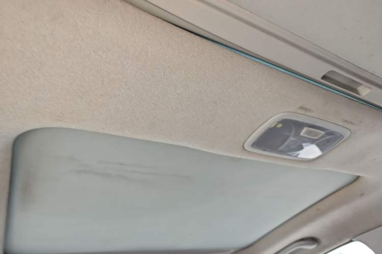 Used Hyundai ix35 2015 2.0L Automatic 4x4 Smart Version China IV Standard Headliner