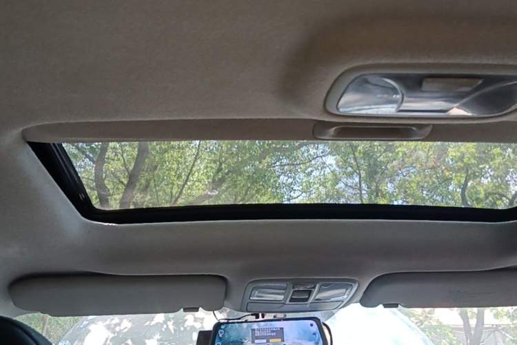 Used Hyundai ix35 2015 2.0L Automatic 2WD Smart Type China IV Headliner