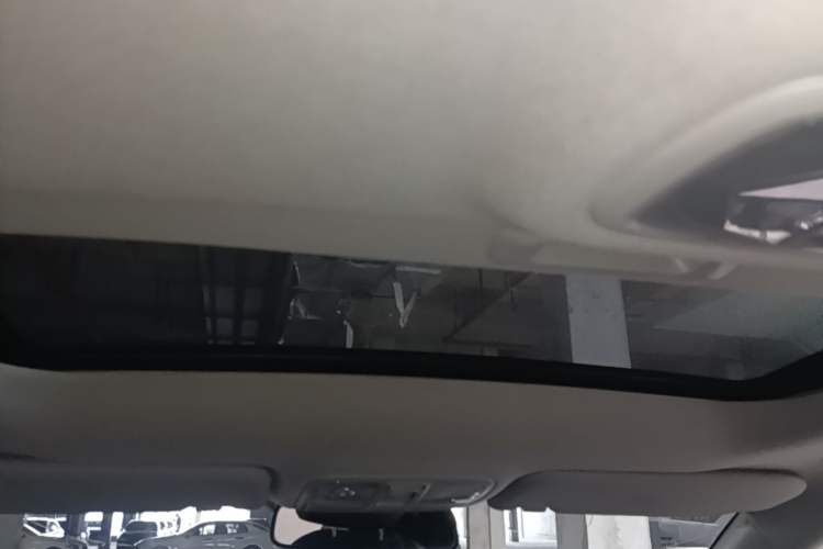 Used Hyundai ix35 2015 2.0L Automatic 2WD Smart Type China IV Headliner