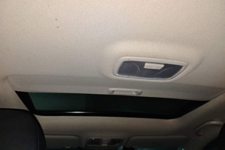 Used Hyundai ix35 2015 2.0L Automatic 2WD Smart Type China IV Headliner