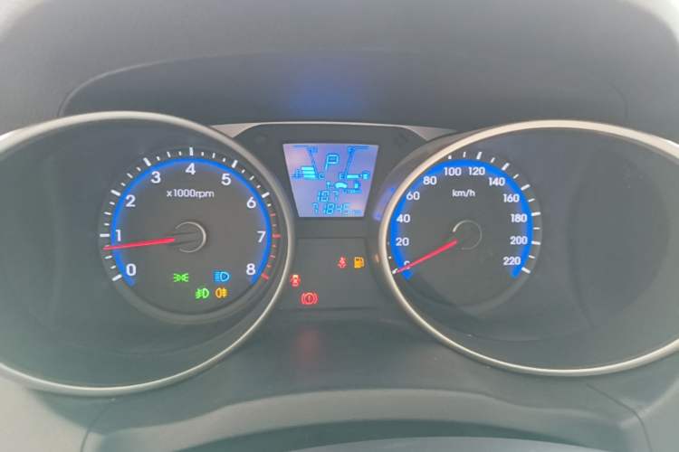 Used Hyundai ix35 2015 2.0L Automatic 2WD Smart Version China V Standard Instrument Cluster