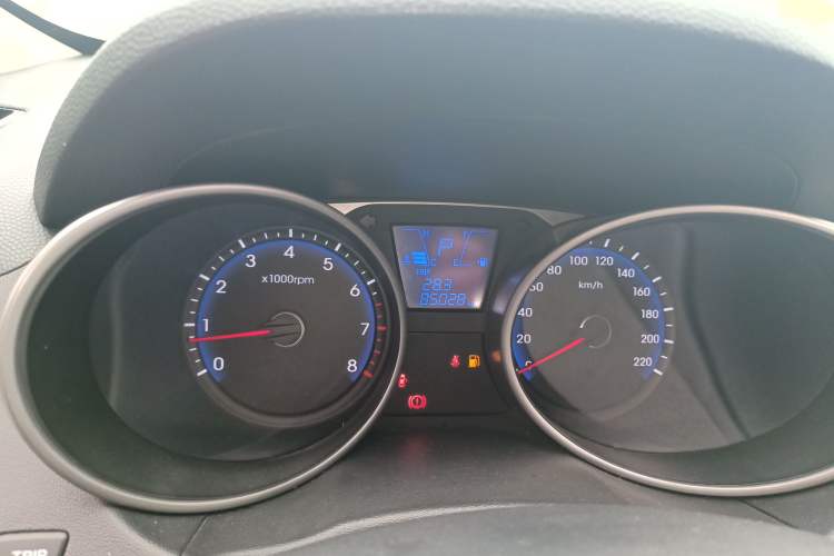 Used Hyundai ix35 2015 2.0L Automatic 2WD Smart Type China IV Instrument Cluster