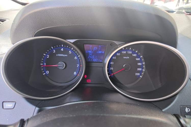 Used Hyundai ix35 2015 2.0L Automatic 2WD Comfort Edition China IV Standard Instrument Cluster