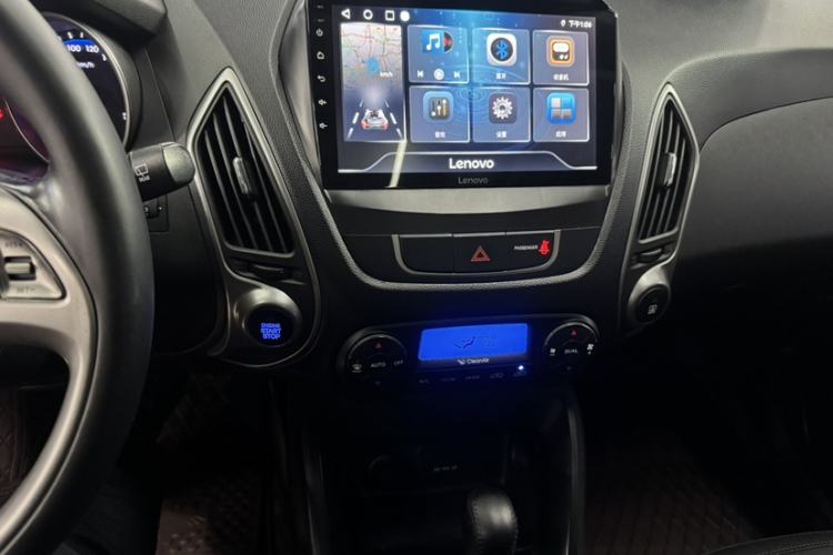 Used Hyundai ix35 2015 2.0L Automatic 2WD Smart Version China V Standard Interior 2