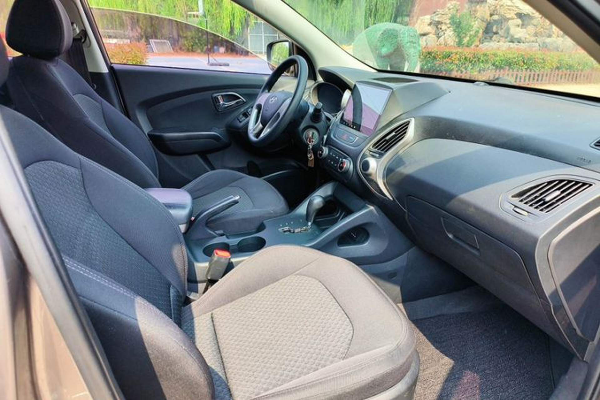 Used Hyundai ix35 2015 2.0L Automatic 2WD Comfort Edition China IV Standard Interior 4