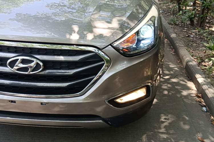 Used Hyundai ix35 2015 2.0L Automatic 2WD Smart Type China IV Left Front Headlight
