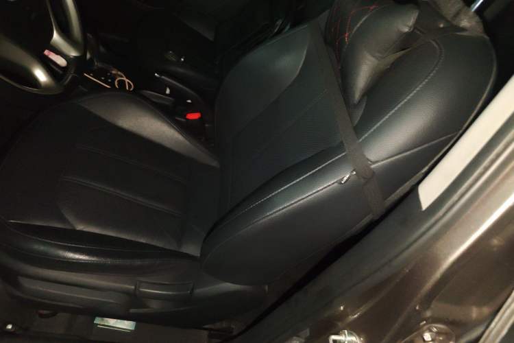 Used Hyundai ix35 2015 2.0L Automatic 2WD Smart Type China IV Left Front Seat